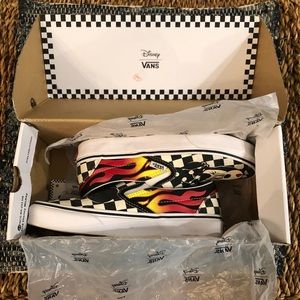 Minnie and Mickey mouse vans